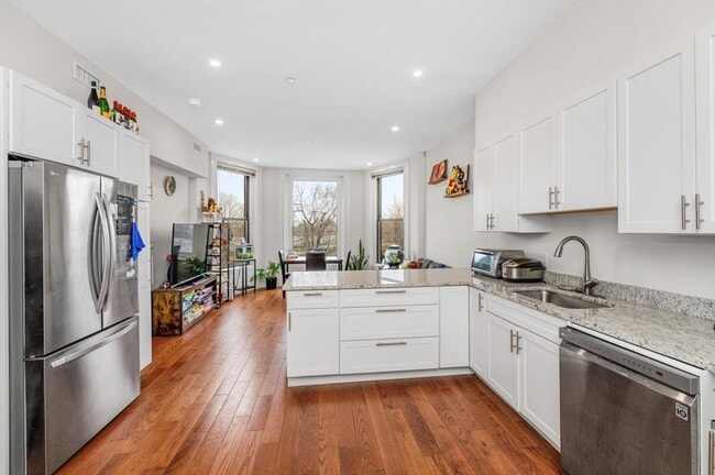 Building Photo - 25 Bay State Rd