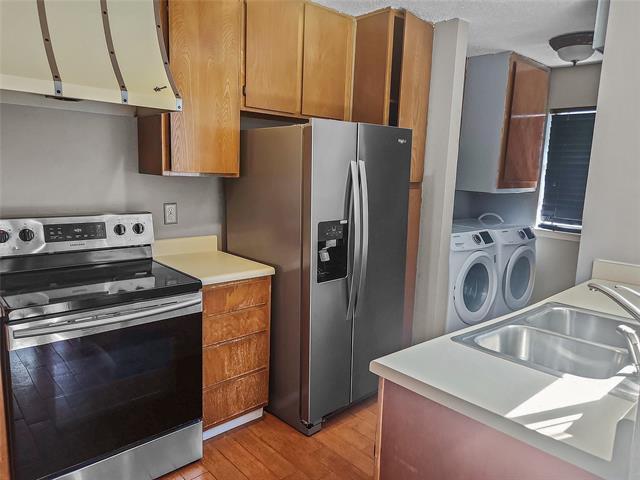 Building Photo - 606 Bellaire Dr