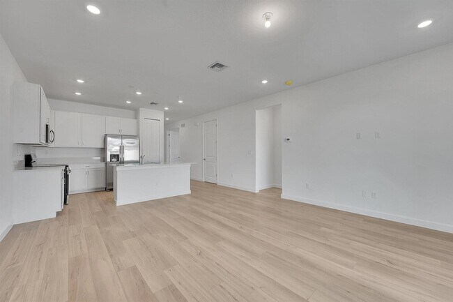 Foto del edificio - 6436 Seabright Ter