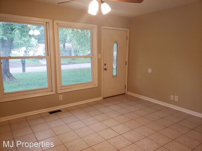 Building Photo - 3 br, 1 bath House - 3529 Flamingo Rd