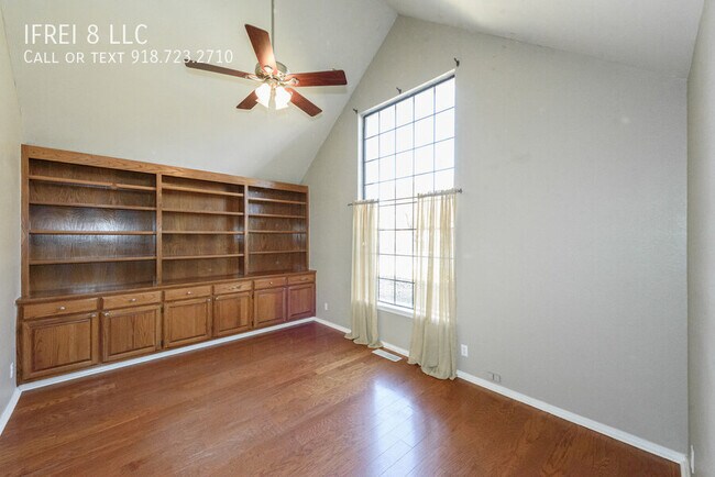 Foto del edificio - 7746 E 87th St