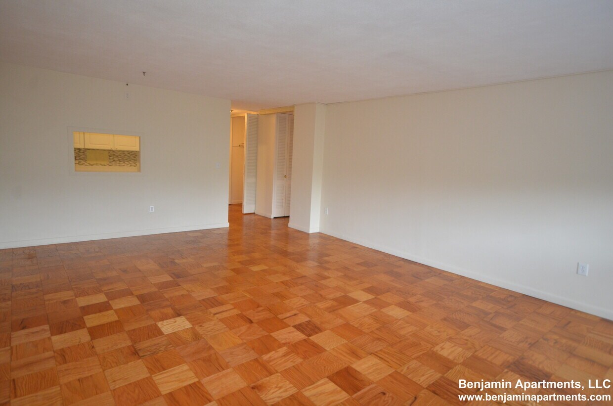 Foto principal - 77 Monmouth St