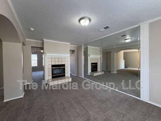 Building Photo - 904 Shady Brook Ln