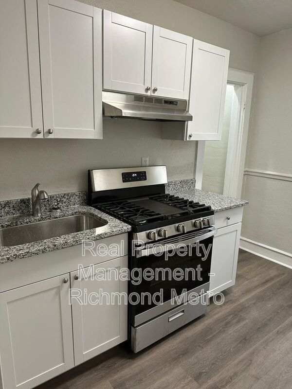 Foto del edificio - 2400 Barton Ave