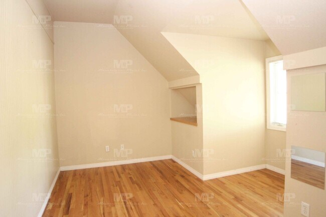 Foto del edificio - 320 W Laurel St