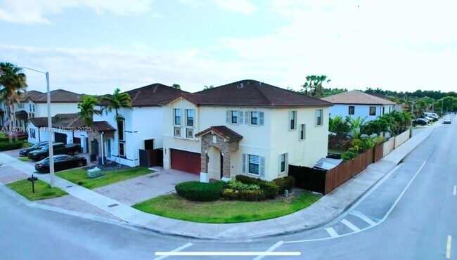 Building Photo - 4300 SW 164th Path