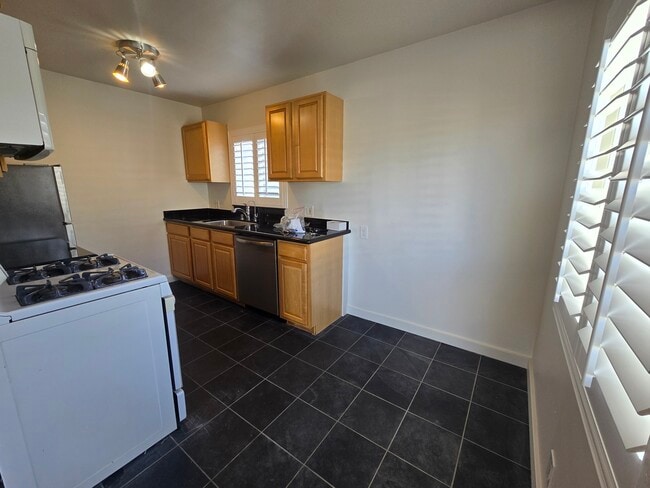Building Photo - 17329 Denker Ave