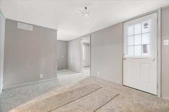 Building Photo - 2609 Maplewood Ave