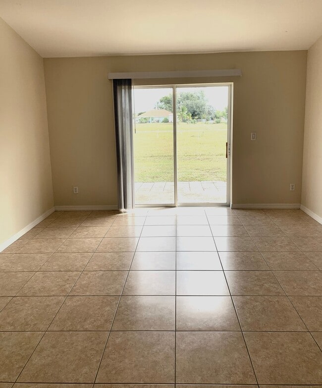 Photo - 2 Bedroom Duplex with Den available now Apartment