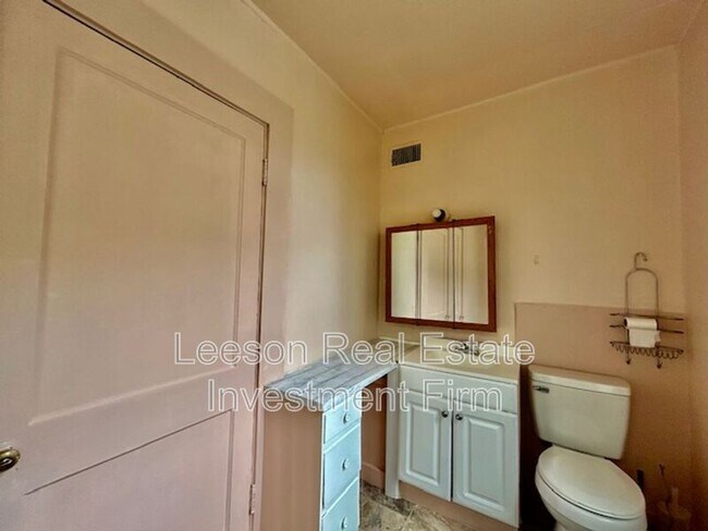 Foto del edificio - 533 Merrick St