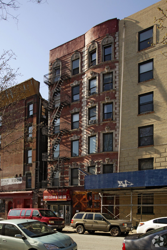 Building Photo - 178 E 7th St