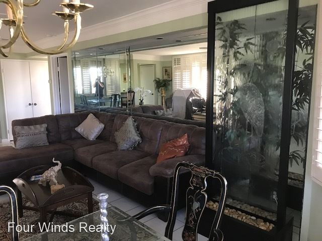 Foto del edificio - 1725 N Via Miraleste