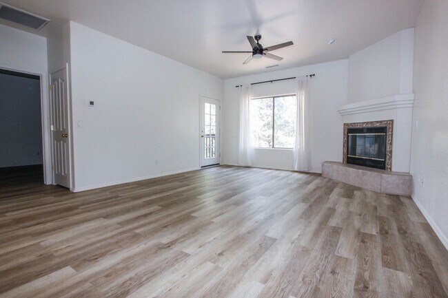 Foto del edificio - 2 Bedroom Townhome in Yavapai Hills