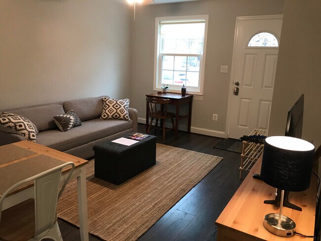 Living room - 1 - 1908 E St NE