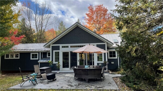 Foto del edificio - 6155 Beach Rd