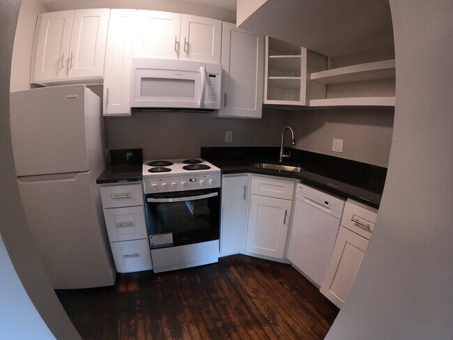 Kitchen - 1507 Freedom Way SE