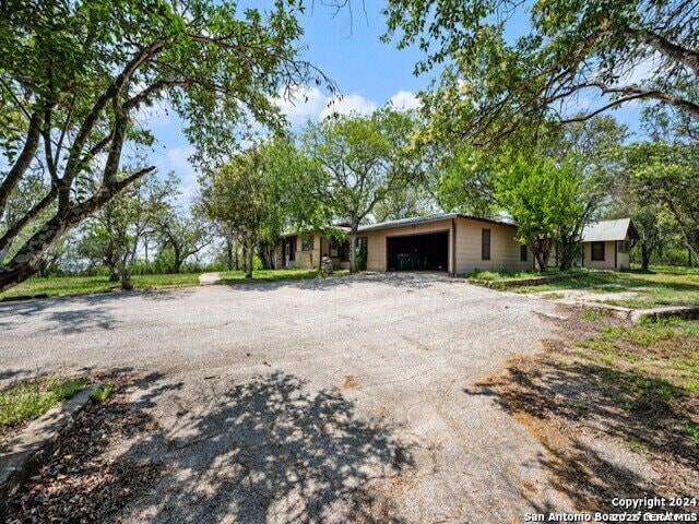 Building Photo - 932 Toepperwein Rd
