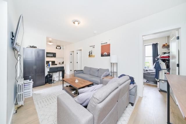 Foto principal - 3 bedroom in New York NY 10003