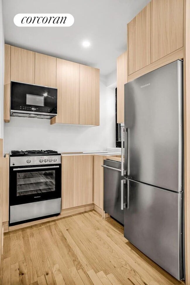 Foto del edificio - 315 E 95th St