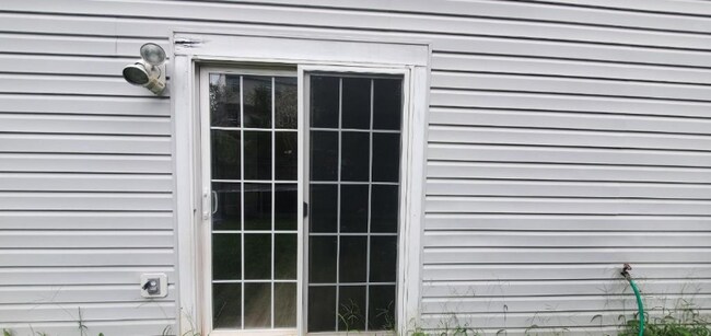 Building Photo - 9116 Mineola Ct