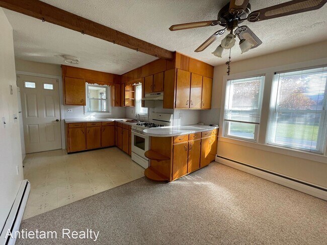 Foto del edificio - 3 br, 1 bath House - 3187 Anthony Highway