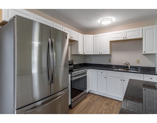 Building Photo - 1640 Bridge St