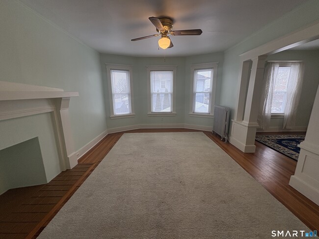 Building Photo - 119 Squire St