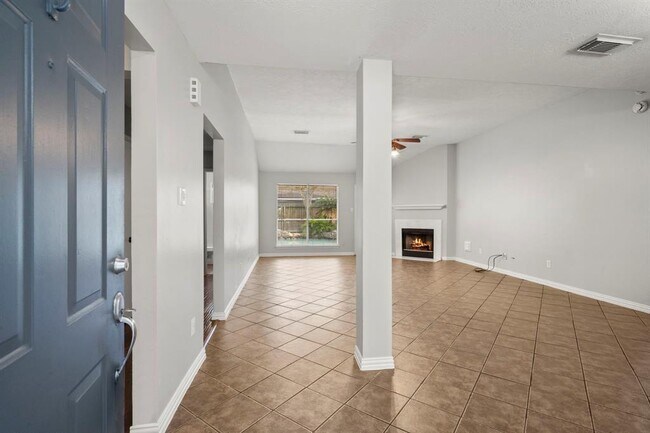 Building Photo - 26315 Richards Rd