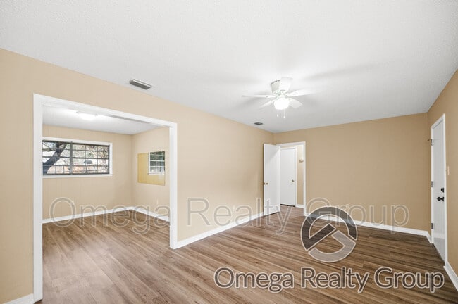 Building Photo - 9150 Spice Pond Rd