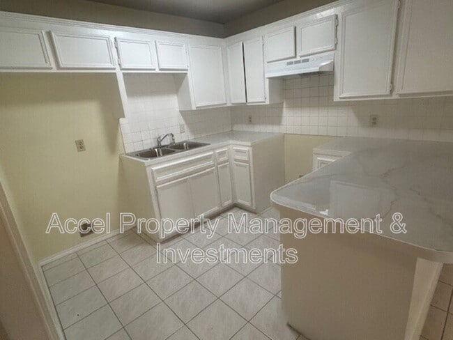 Building Photo - 2805 N 31st St