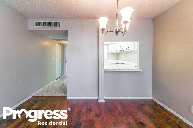 Foto del edificio - 9470 Live Oak Pl