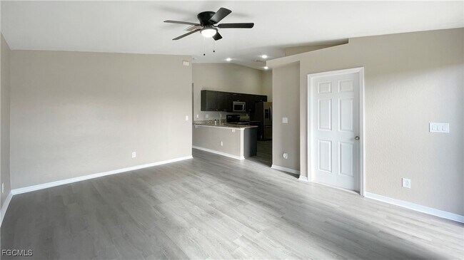 Foto del edificio - 2602 Sunniland Blvd