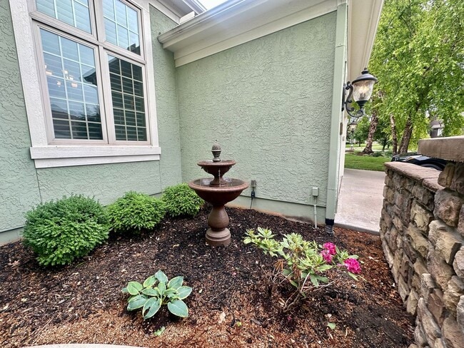 Building Photo - {9003} Wilshire Farms Reverse 1.5 Story Ho...