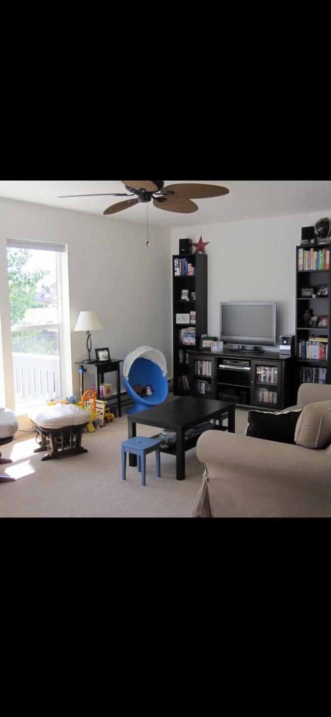 Building Photo - 552 Polar Ct