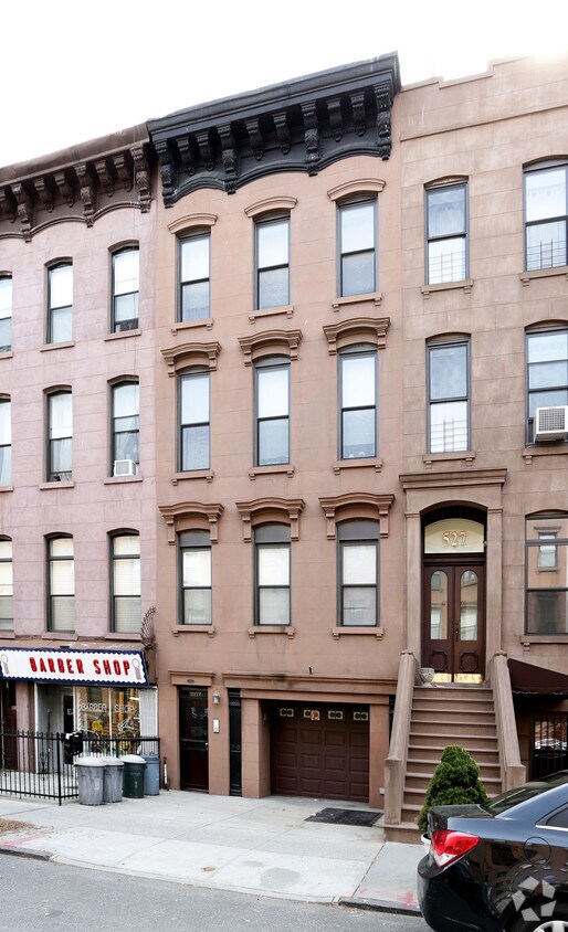 Primary Photo - 525 Henry St