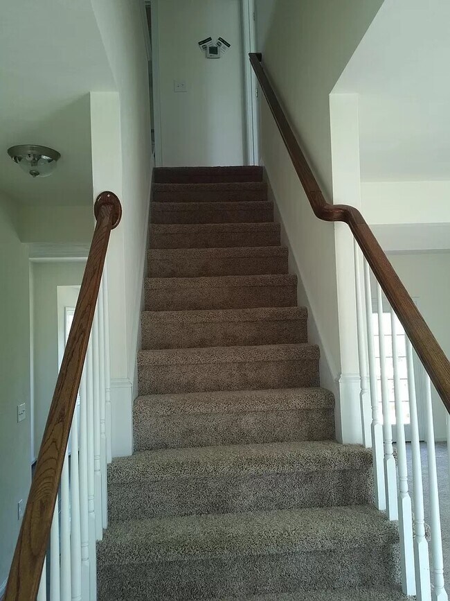 Foto del edificio - 112 Oak Meadow Ln