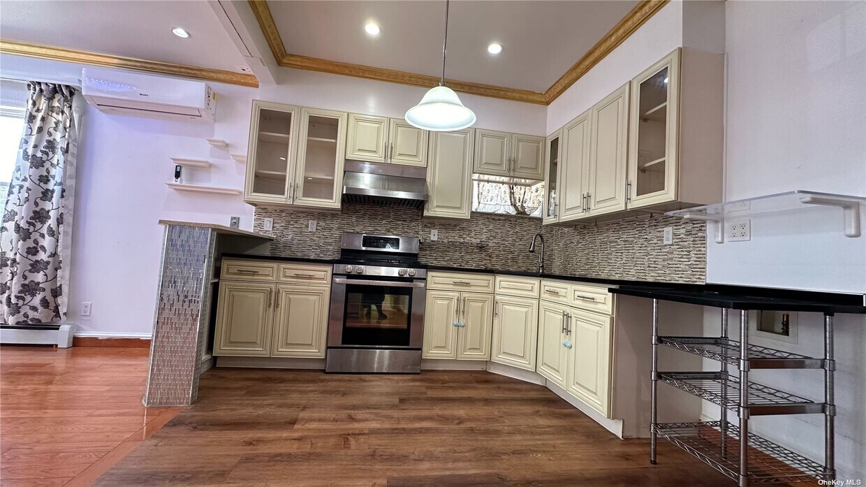 Foto del edificio - 127-13 133rd Ave
