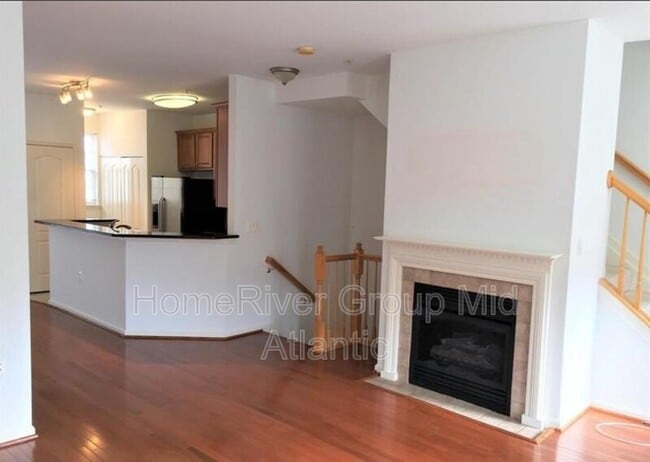 Building Photo - 545 Ensemble Ct