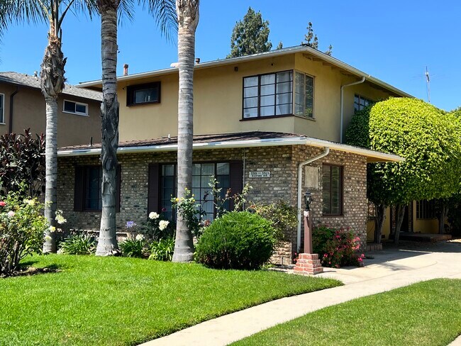 Foto del edificio - 5509 Radford Ave