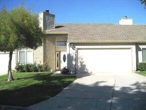 Building Photo - 15300 Venetian Way