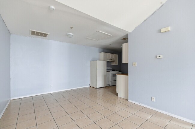 Foto del edificio - 7625 Windsor Oaks