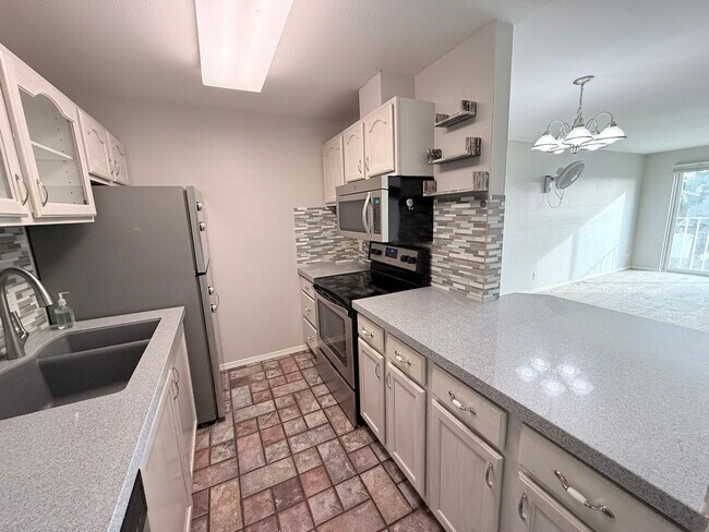 Foto del edificio - Great location 3 bed 2 bath condo in Fremont