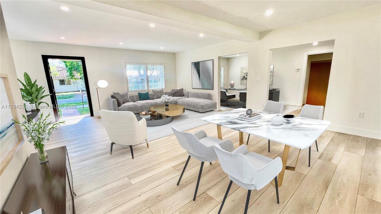 Foto principal - 5785 SW 54th Ter