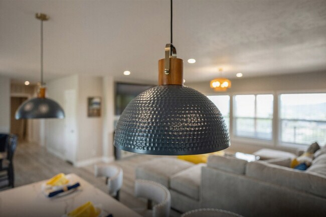 Foto del edificio - 421 Bluegrass Way