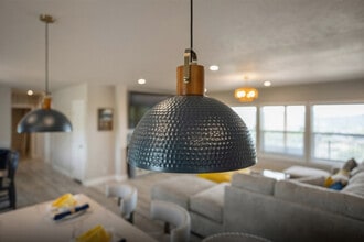 Building Photo - 421 Bluegrass Way