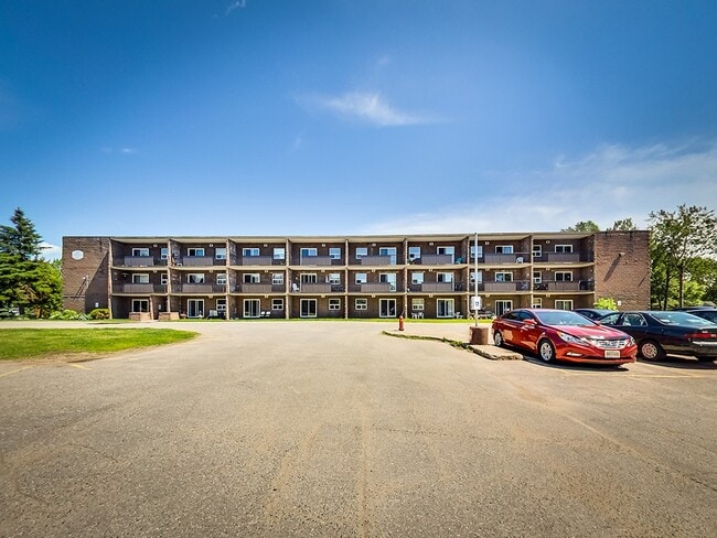 Photo du bâtiment - Terry Fox Place Apartments