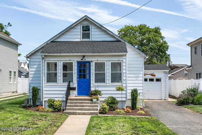 Building Photo - 608 Mercer Ave