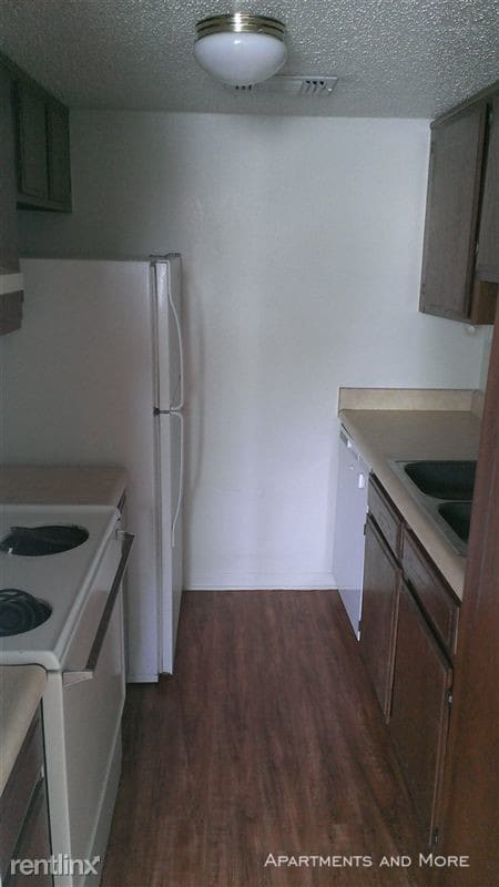 Building Photo - 1021 Chestnut St