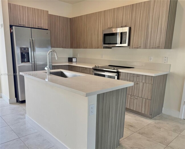 Foto del edificio - 4636 NW 84th Ave