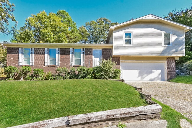 Building Photo - 1401 Jennifer Dr